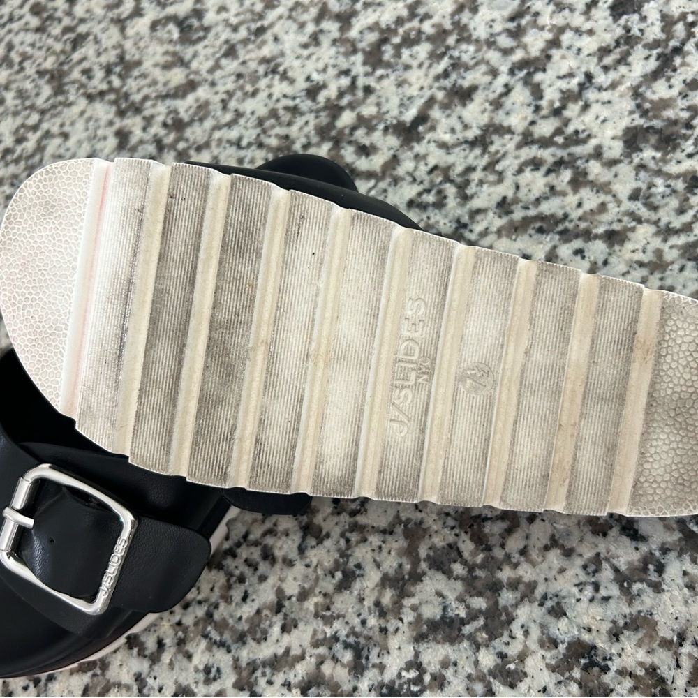 J/Slides Size 7.5 Worn Once Great Condition - image 8
